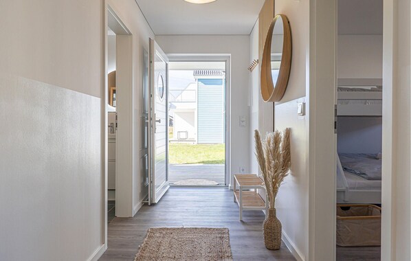 2 عدّة غرف نوم ومكواة/لوح كي وسرير سفر وواي فاي مجانًا