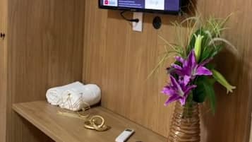 Desk, laptop workspace, free WiFi