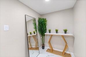 Interior - Hot Tub | Sauna | Gaming | Outdoor Grilling | NYC | EWR | Sleeps 25 (Bayonne)