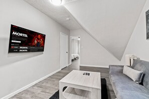 Smart TV, videojuegos, libros y oficina