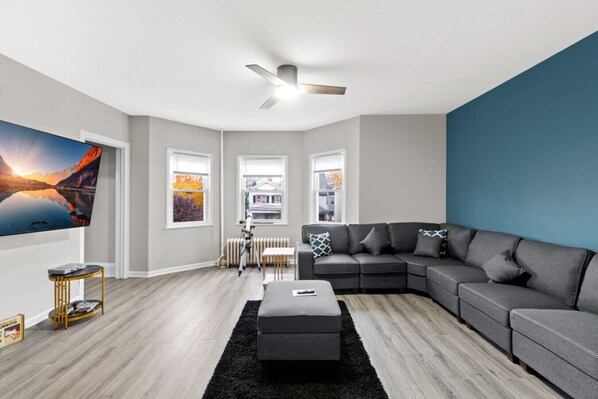 Smart TV, video games