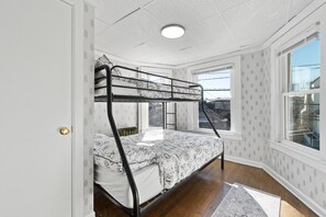 4 habitaciones, cuna de viaje, wifi gratis y ropa de cama 