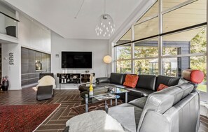 Smart TV, fireplace - 3 bedroom nice home in Hjørring (Hjørring)