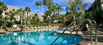 G6 North Coast Village - 1 Brdrm cottage- Beautiful renovated kitchen, complex directly on beach!