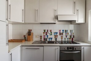 Fridge, microwave, stovetop, coffee/tea maker - Casa Farina - Pretty Homes (Rome)