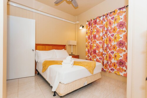 Martin's Way@Potters Village 2 BR Apartment