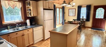 Quiet 2BR Secluded Home in Bar Harbor [The Anchor]