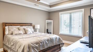 3 bedrooms, desk, iron/ironing board, free WiFi