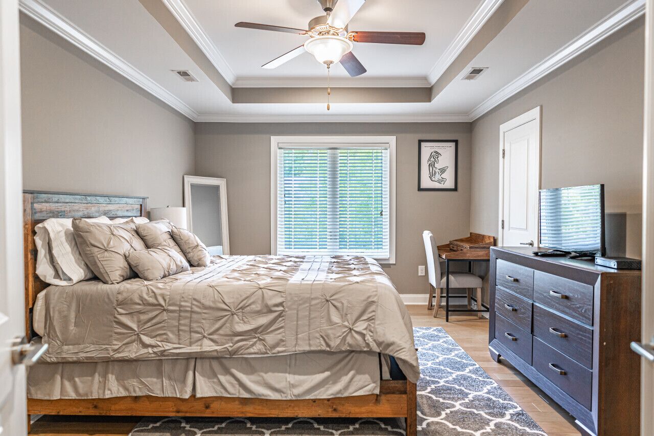 3 bedrooms, desk, iron/ironing board, free WiFi