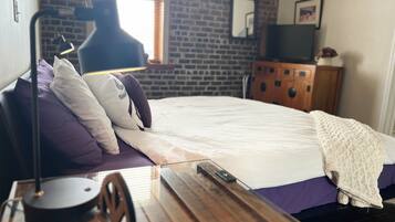 2 bedrooms, iron/ironing board, travel crib, free WiFi