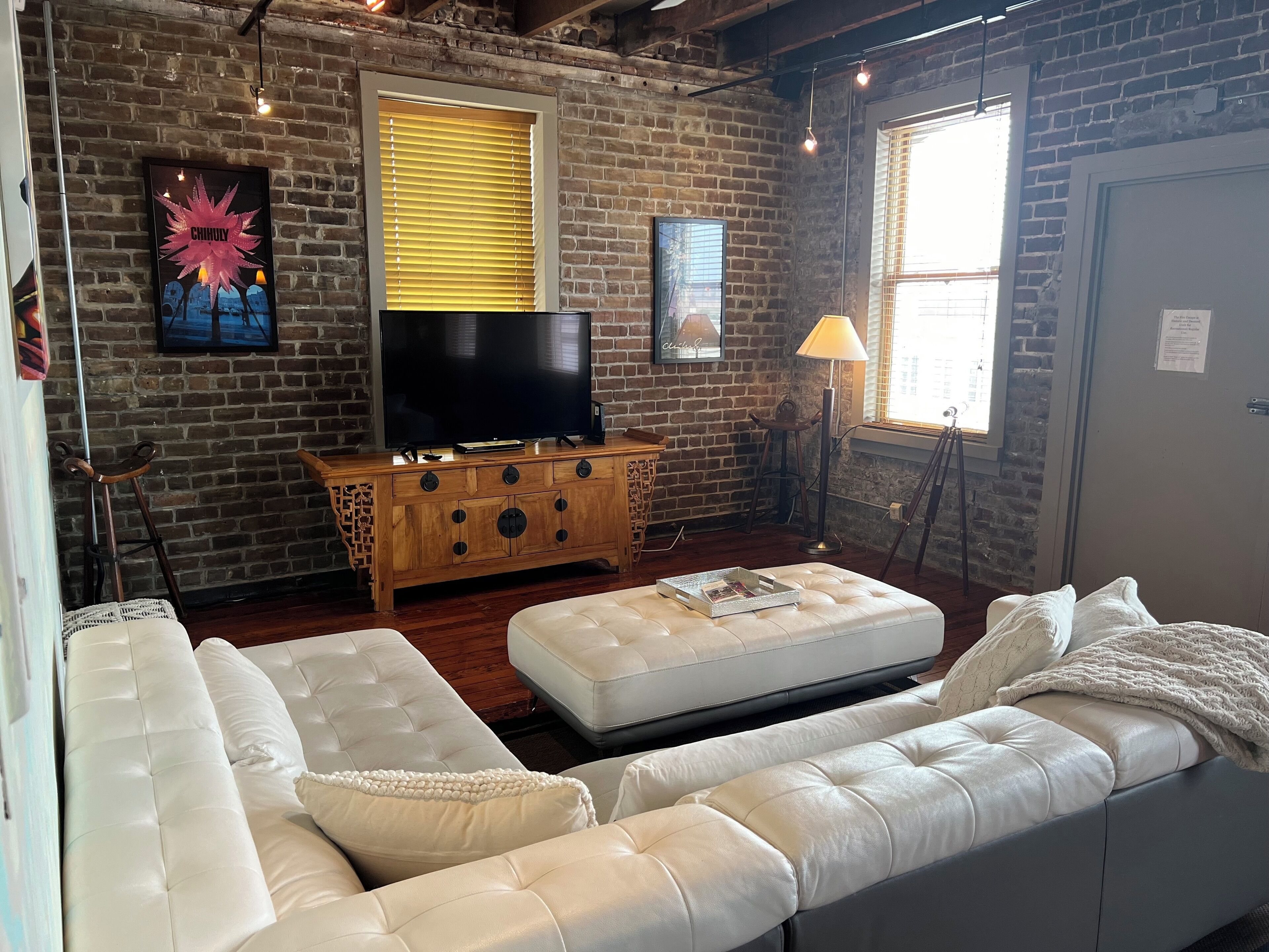 Penthouse On Broughton With Free Reserved Parking - 서배너