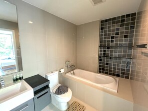 Shower, hair dryer, bidet - 2br at The Deck Great location & sea view pool (Patong)