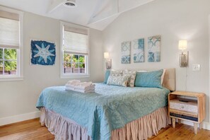 5 bedrooms, desk, iron/ironing board, free WiFi - 5 Bed 3 Ba Beach House w Private Pool (Tybee Island)