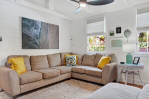 Smart TV - 5 Bed 3 Ba Beach House w Private Pool (Tybee Island)