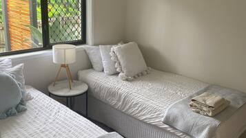 2 camere, una scrivania, ferro/asse da stiro, Wi-Fi gratuito