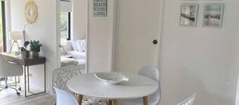 Welcome to our serenity in the Gold Coast which is "Bee Cottage".
