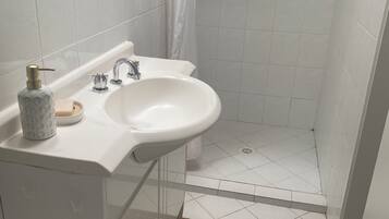 Doccia, articoli per l'igiene personale ecosostenibili, asciugacapelli