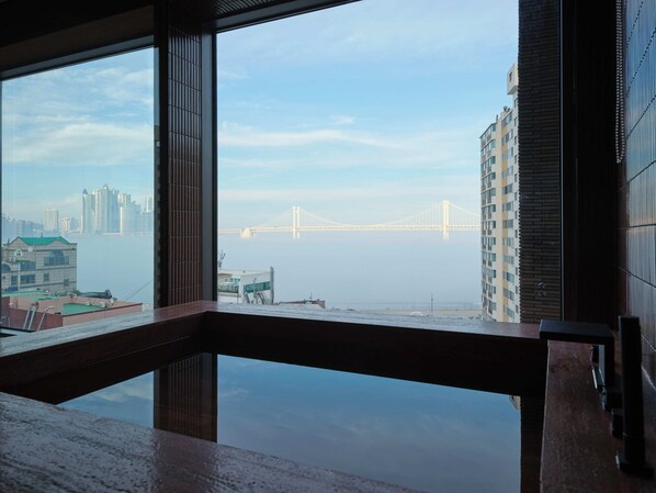 L-TYPE Full Ocean View | Hochwertige Bettwaren, kostenloses WLAN