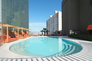 Sesongbasert utendørsbasseng