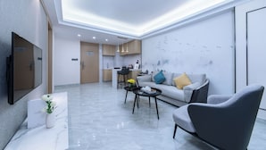ห้องคอมฟอร์ทสตูดิโอสวีท | เครื่องนอนระดับพรีเมียม, มินิบาร์ฟรี, โต๊ะทำงาน