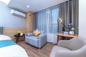 Business Double or Twin Room, 1 Bedroom | Premium bedding, free minibar, desk, laptop workspace