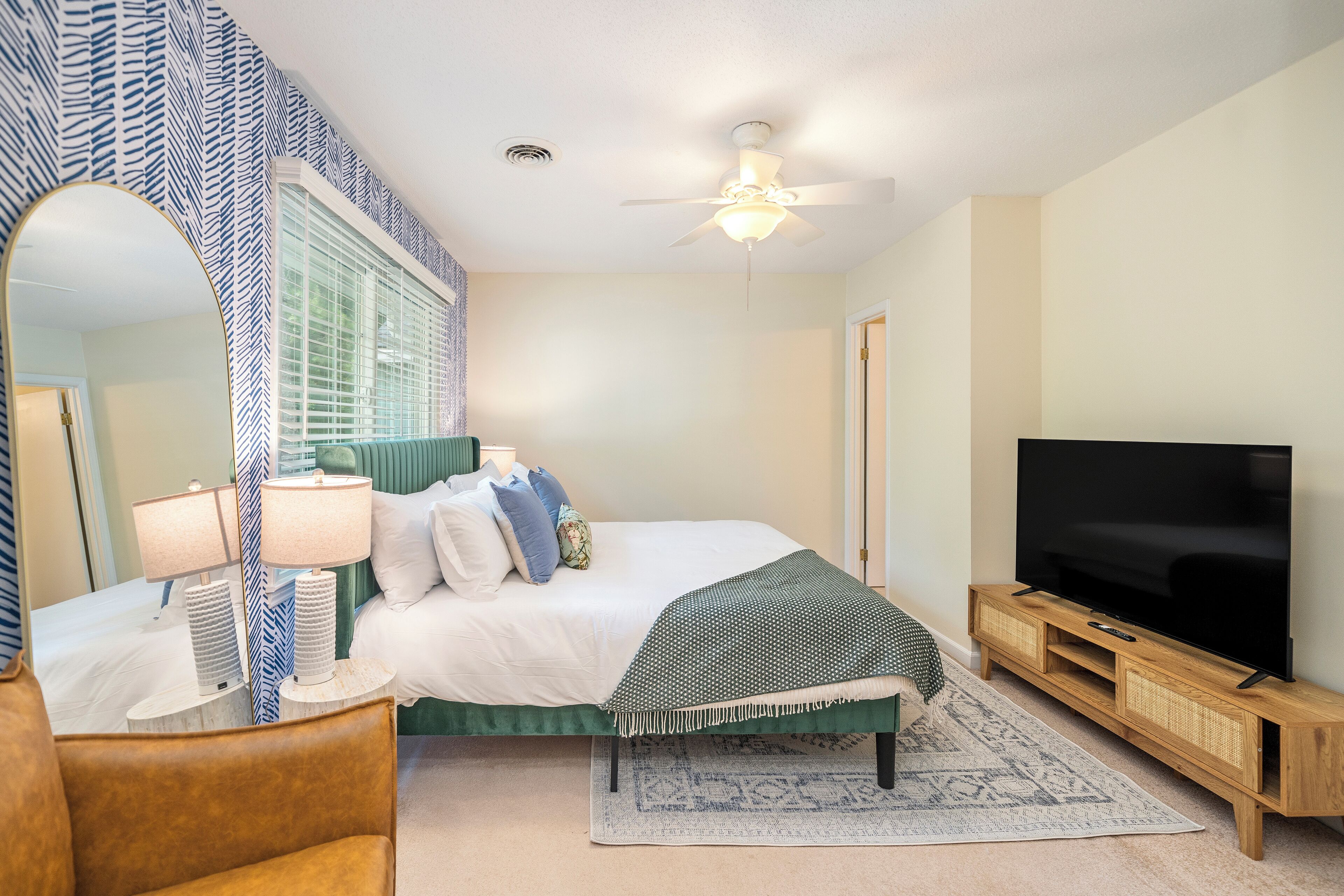 3 多间卧室、办公桌、熨斗/熨衣板、旅行婴儿床