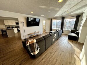 Smart TV - Lakefront Villa 2 / Dock Access (Wedowee)