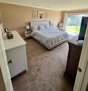 3 Schlafzimmer, Schreibtisch, Bügeleisen/Bügelbrett, kostenloses WLAN