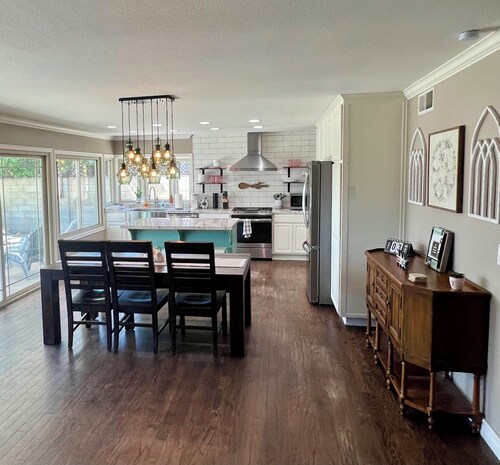 Charming 3-bedroom house in Simi Valley with AC, WiFi