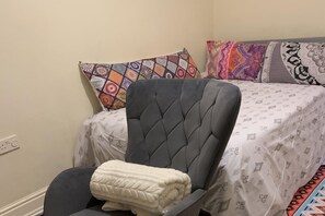 1 bedroom, WiFi, bed sheets - Sleeps 2 with Free Parking and Wi-Fi (Birmingham)