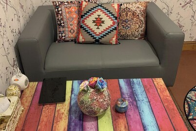 Sleeps 2 with Free Parking and Wi-Fi