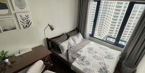 1 slaapkamer, een bureau, een strijkplank/strijkijzer, wifi