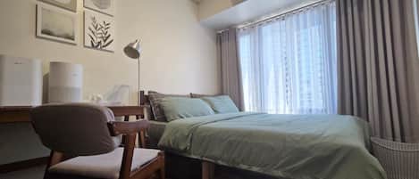 1 bedroom, desk, iron/ironing board, WiFi