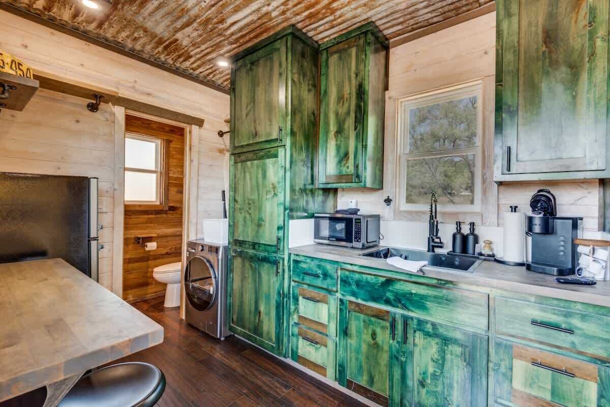 冰箱、微波炉、茶具/咖啡用具、烤面包机