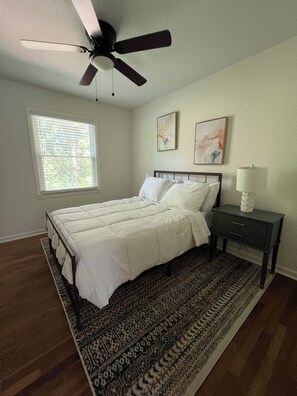 3 quartos, escrivaninha, ferros/tábuas de passar roupa, Wi-Fi