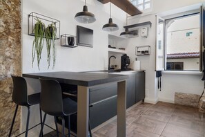 Private kitchen - Apartment 'Appartamento Luxury - Torre' with Air Conditioning (Terracina)