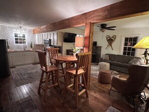 Smart TV, fireplace - Cozy Cabin Nisswa with Outdoor Sauna and Tennis Court (Plus Extra House & Bunkhouse Avail) (Nisswa)