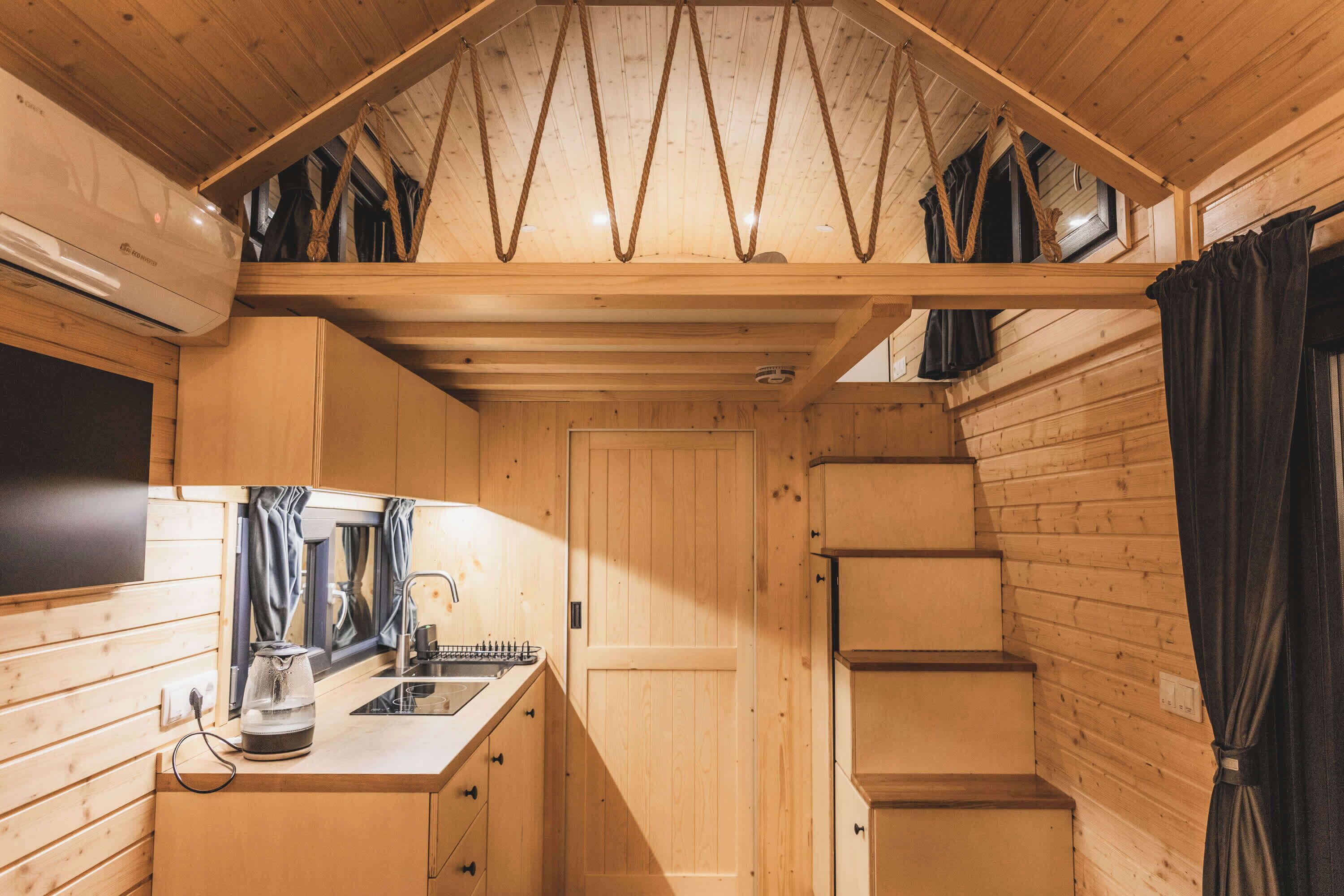 Fridge, stovetop, coffee/tea maker, toaster