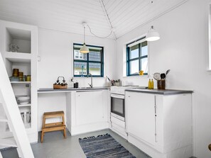 Kühlschrank, Kochgeschirr/Geschirr/Besteck