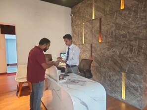 Reception - Hotel Family Inn (Dhaka)