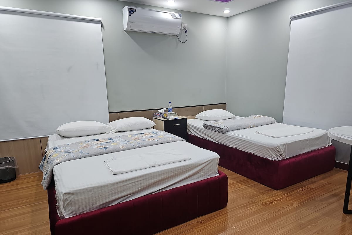 Family Suite, Garden View | Premium bedding, down comforters, Select Comfort beds, laptop workspace