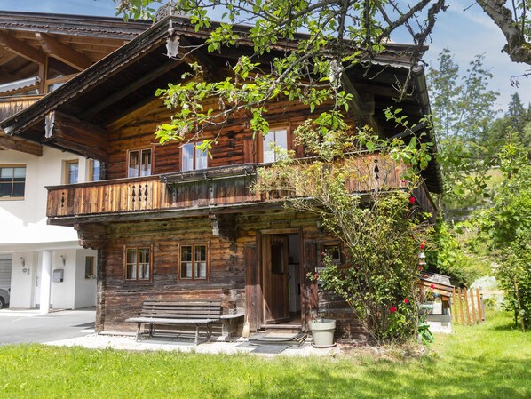 Esterni