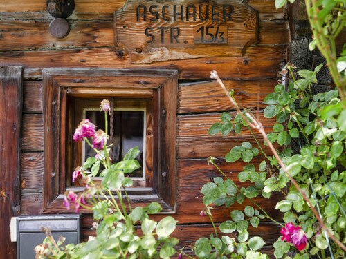 Traditional Tyrolean house, ski lift nearby