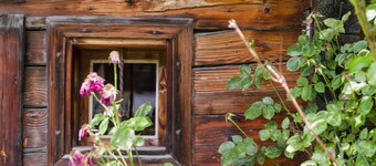 Traditional Tyrolean house, ski lift nearby