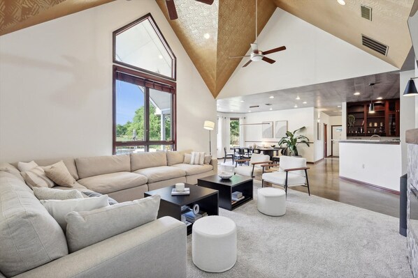 TV, fireplace, offices