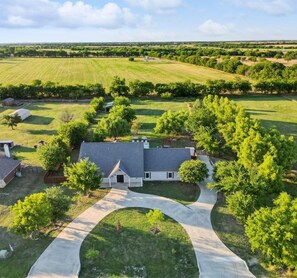 Exterior - The Perfect Getaway 5BR/4BA with Pool and Hot Tub (Ponder)