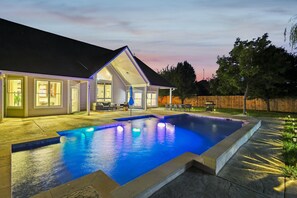 Pool - The Perfect Getaway 5BR/4BA with Pool and Hot Tub (Ponder)