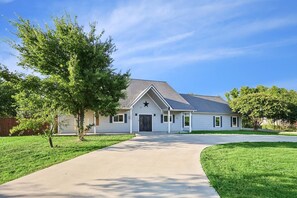 Exterior - The Perfect Getaway 5BR/4BA with Pool and Hot Tub (Ponder)
