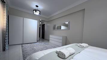 3 bedrooms, iron/ironing board, travel crib, WiFi