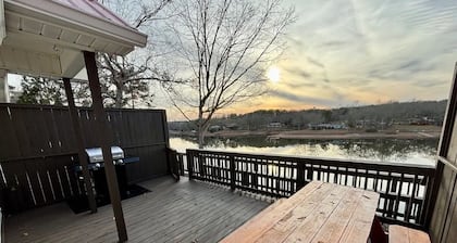 Lakefront Villa 3 / Dock Access